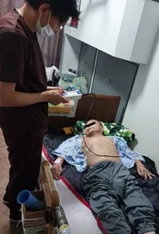 医療現場で計測を行っている様子。